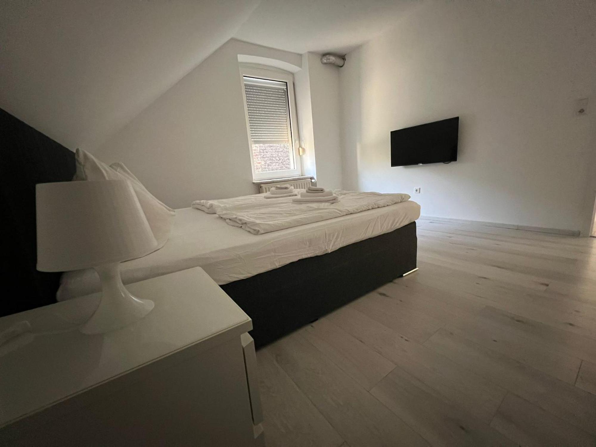 Premium Apartment Bochum Near Duesseldorf Airport Buitenkant foto